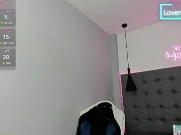 Stripchat Best live sex cam show of scarletcherry18