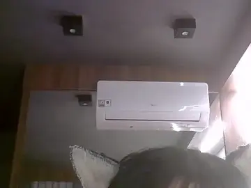 Stripchat Free Porn Cam of SkinnyKitten