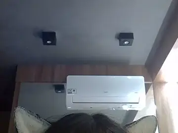 Stripchat Free Live Porn of SkinnyKitten