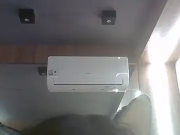 Stripchat Free Porn Cam of SkinnyKitten