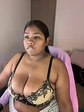 Stripchat Adult Webcam of paola091