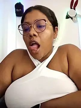Stripchat Live Porn of paola091