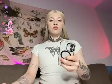 Stripchat Live Sex Cam of Chloevesper