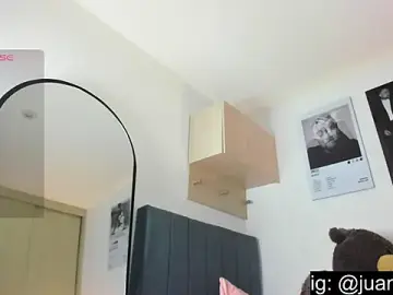 Stripchat Live Porn of hollyprincess_2