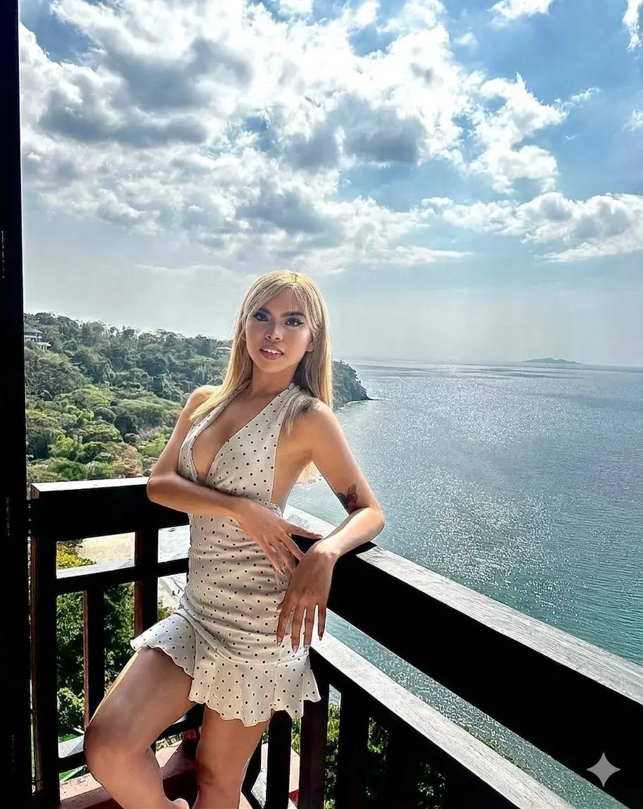 CarlaLuxe