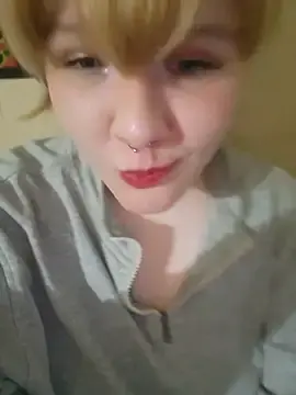 Stripchat Live Sex Cam of wehavepussies_xoxo