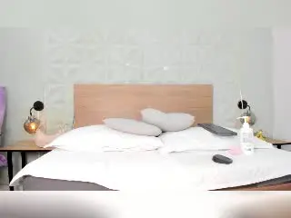 Xlovecam Live Sex Cam of ValeryTranss